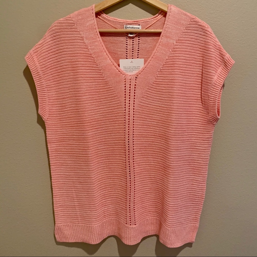 Croft & barrow v-neck sleeveless sweater.